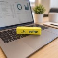 GNIOTEK ANTYSTRESOWY MASŁO SQUISHY MIĘKKA ZABAWKA SENSORYCZNA RELAKSACYJNA 13 CM