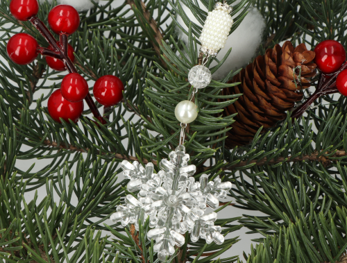 zawieszka śnieżynka z perełką